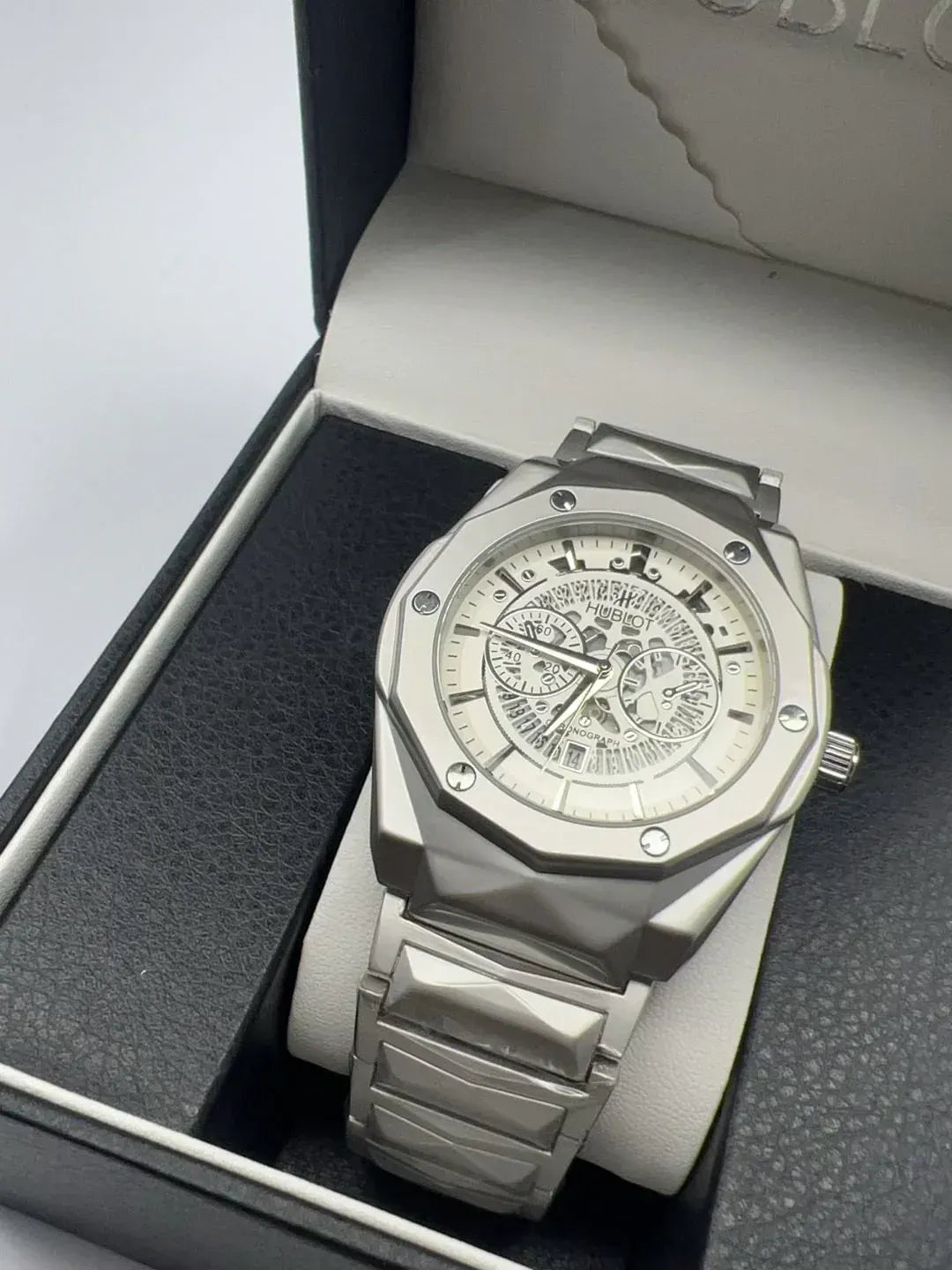 Hublot Diamond cut Stainless Steel Men's watch image 3